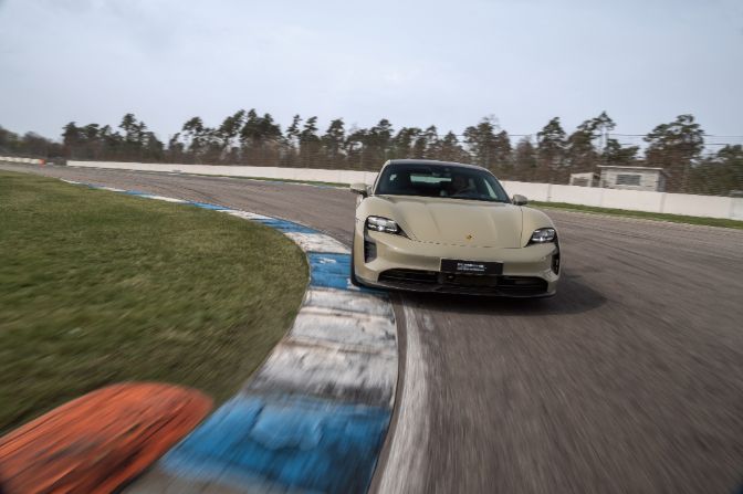 Porsche%20E-School